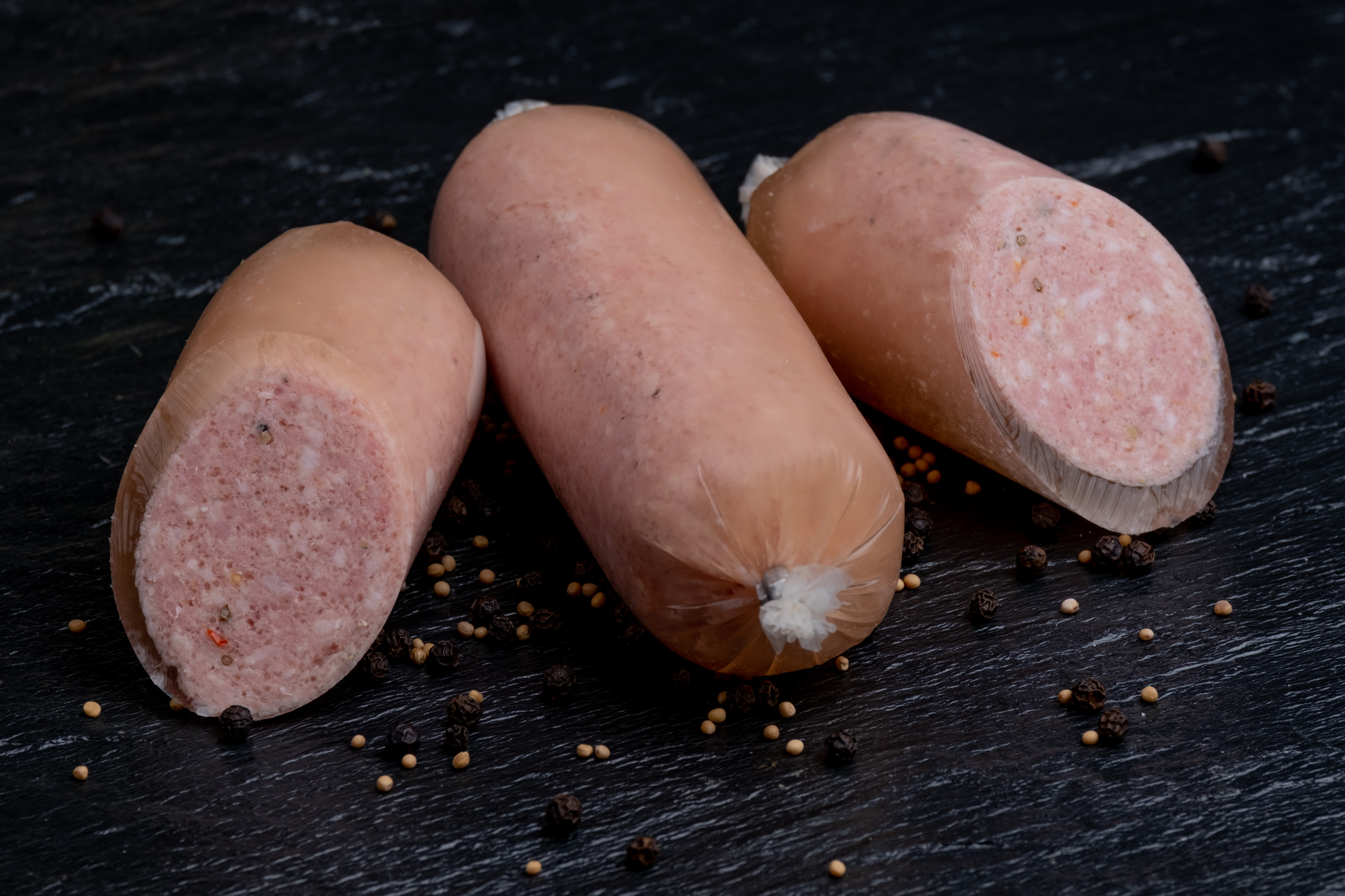 Gekochtes Mett im Geleemantel Gekochtes Mett im Geleemantel